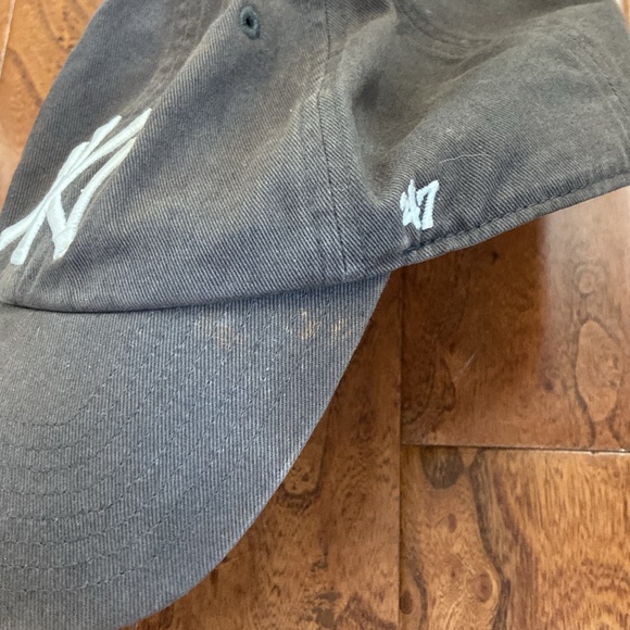 New York Yankees Hat - Picture 2 of 4